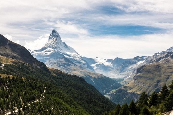 Helicopter sightseeing flight to the Matterhorn